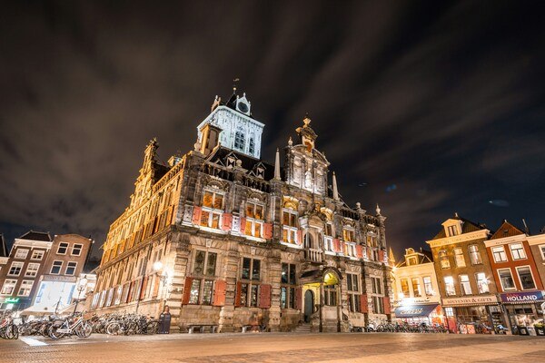 Markt van Delft op loopafstand van het ibis hotel