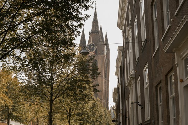 Oude Kerk op loopafstand van ibis Styles Delft City Centre